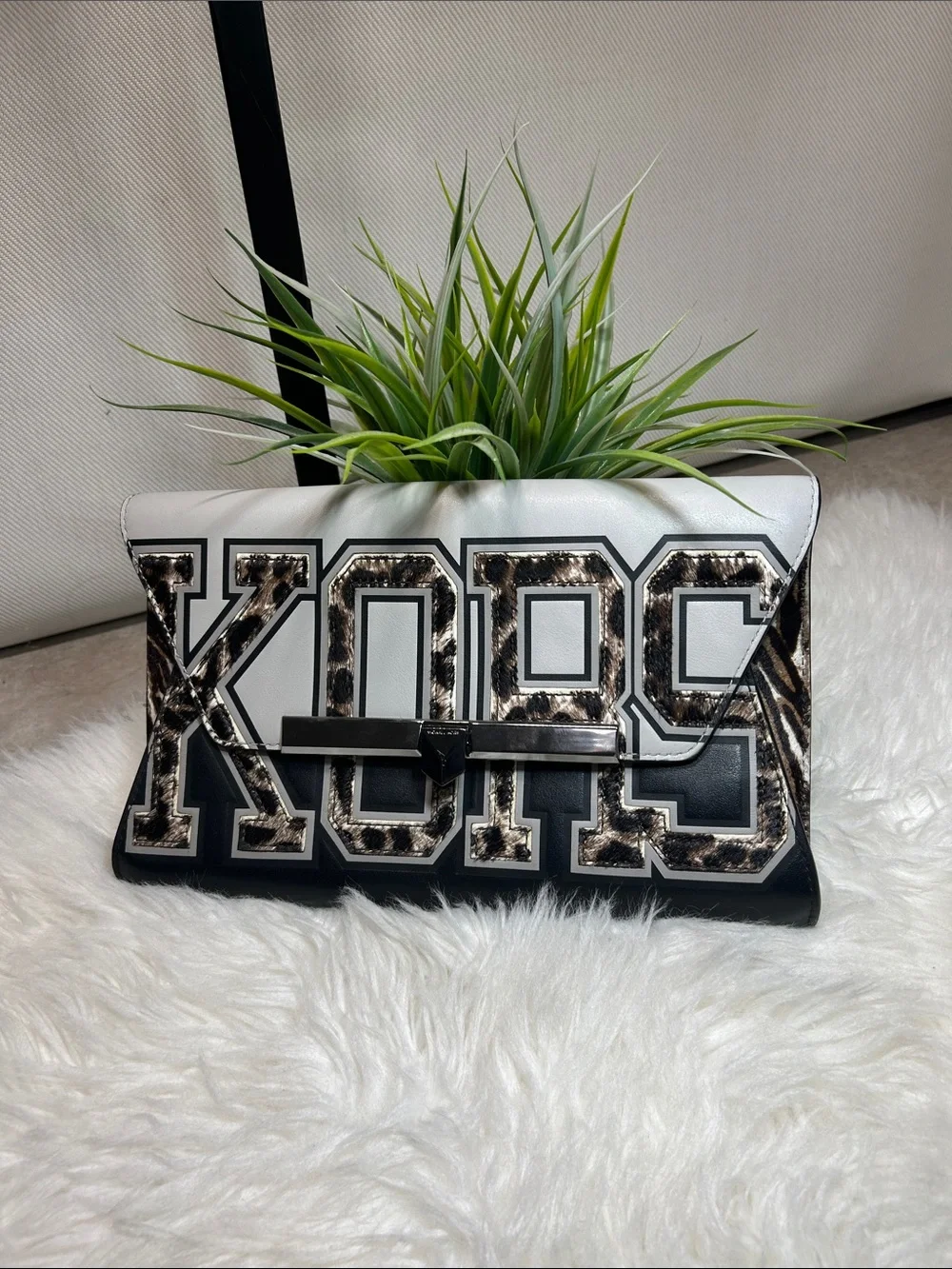 Michael Kors White, Black & Leopard-Print Logo Clutch - Picture 10 of 12
